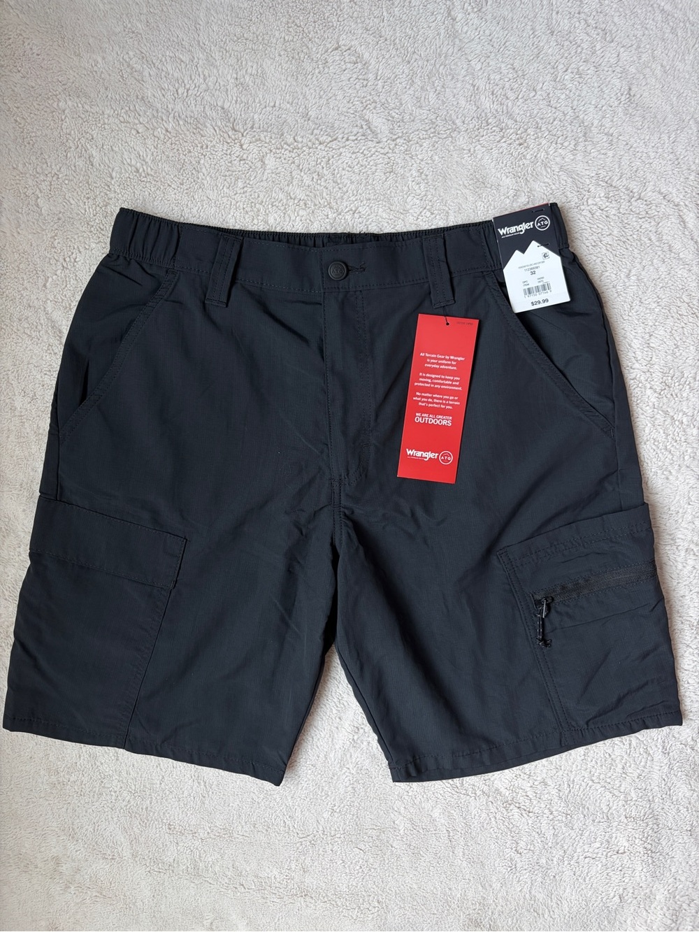 NWT Wrangler All Terrain Gear Men’s Black Cargo Shorts Size 32